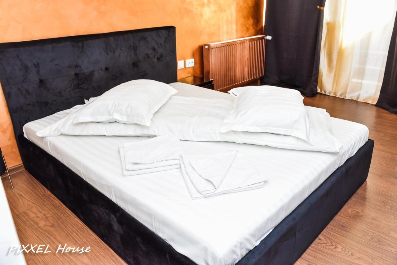 Pixxel House Hotel Moeciu De Sus Exterior photo