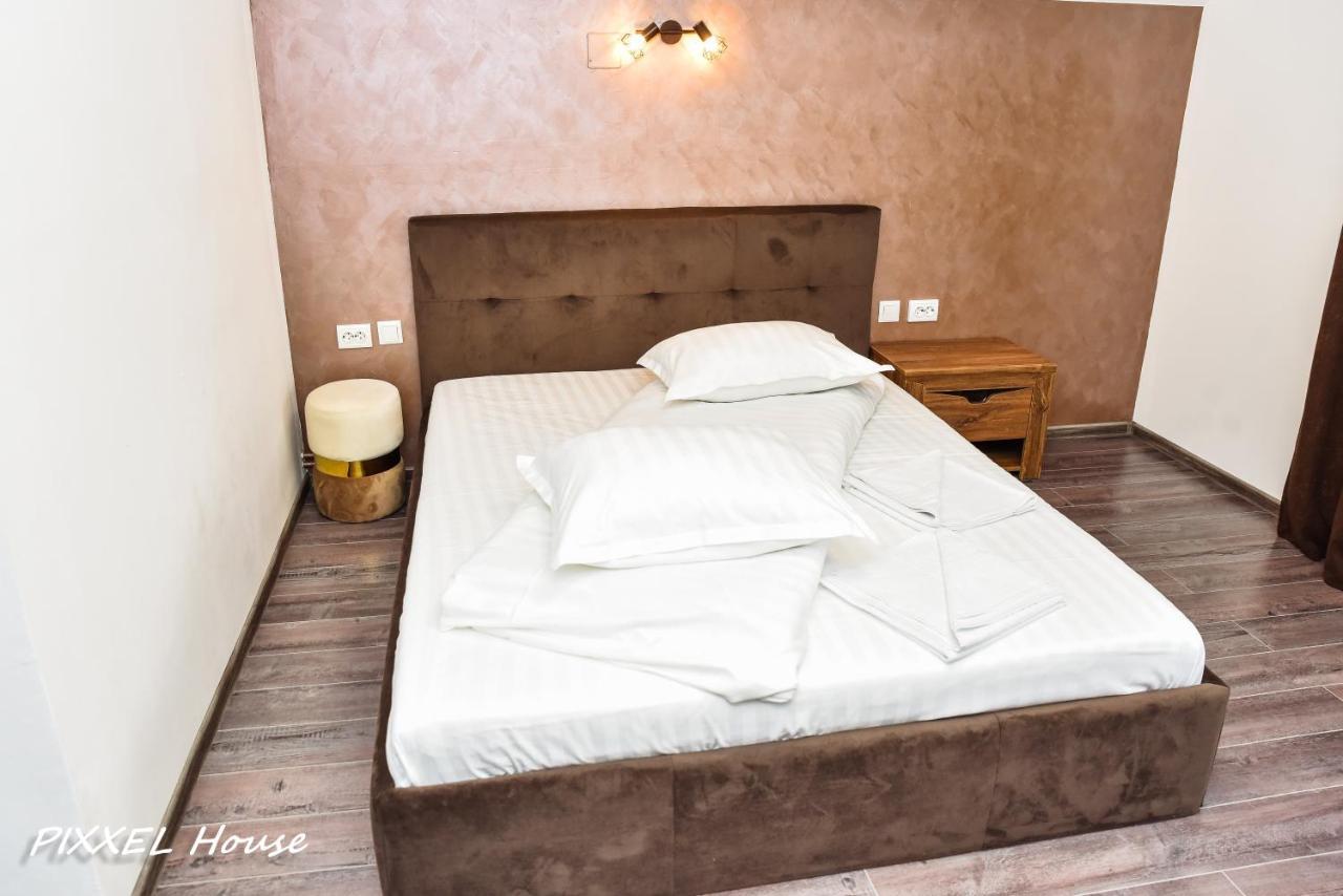 Pixxel House Hotel Moeciu De Sus Exterior photo