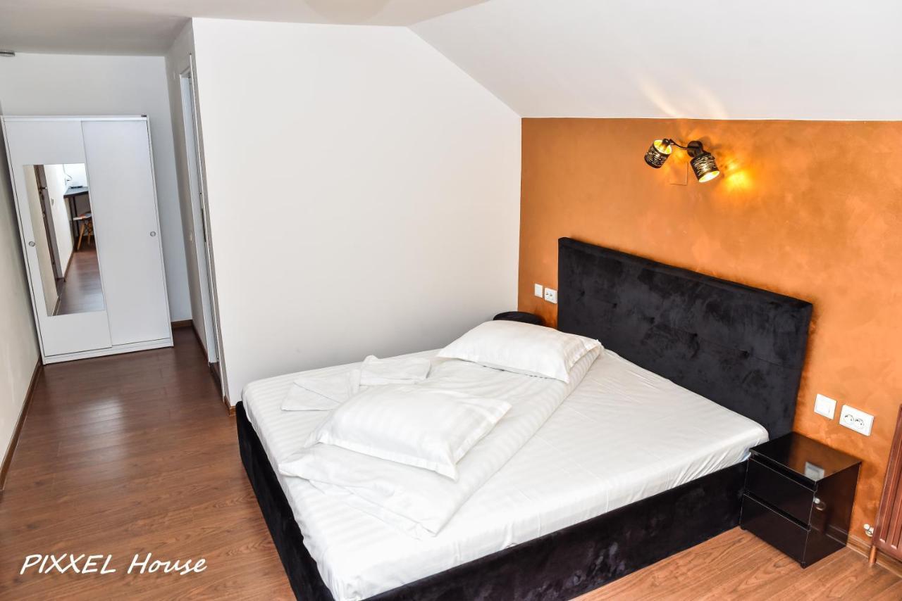 Pixxel House Hotel Moeciu De Sus Exterior photo