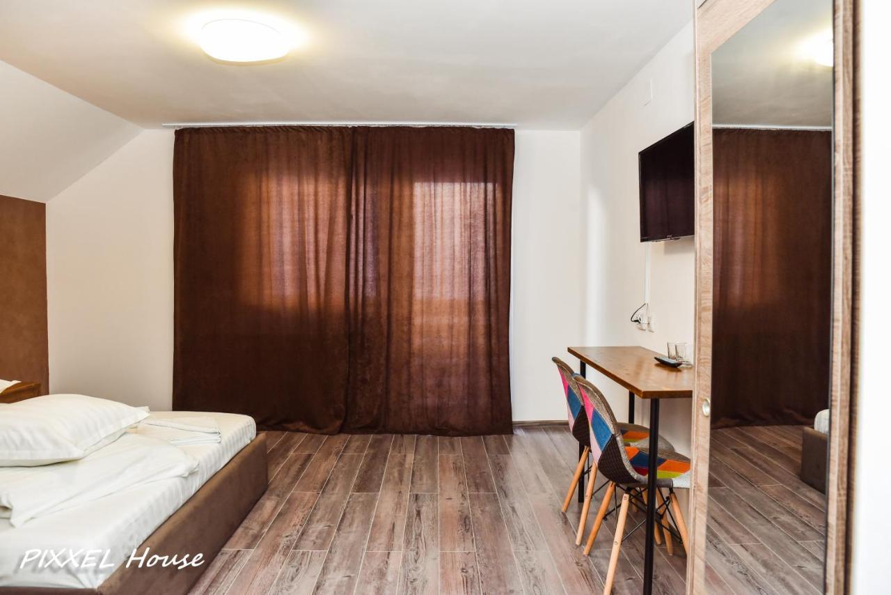 Pixxel House Hotel Moeciu De Sus Exterior photo